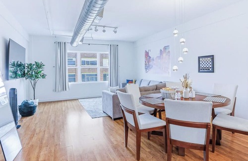 Downtown Memphis Apartment | `Iconic Memphis` Loft - Spacious 2BD in the heart of the Downtown (Loft#303)