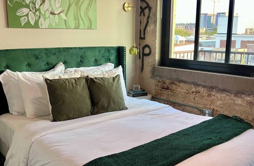 Uptown Apartment | 2-Bedroom Memphis Rhythm River Retreat near Downtown, Harbortown, & West Memphis