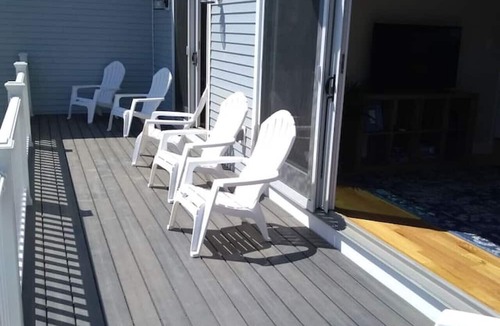 Newport Villa | 5BR/5BA Beachside Newport Home Steps to Beach!