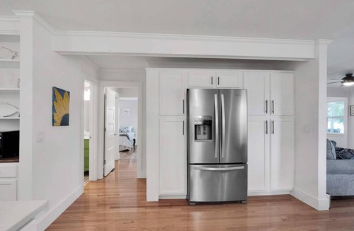 Ridgeway House | Waterfront Dock Dog Friendly Kayaks Grill