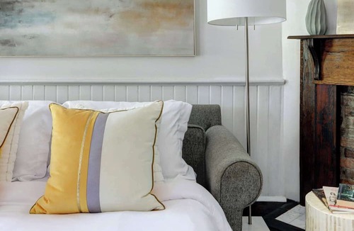 Beach Institute Apartment | The Mermaid Cove | Walk to River + Private Patio