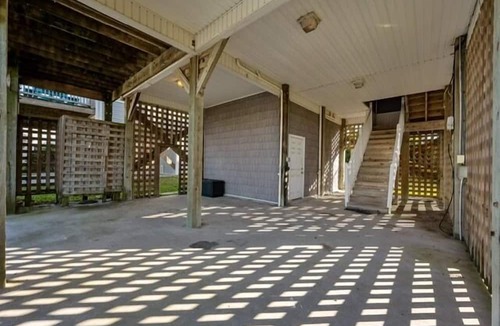 North Topsail Beach House | Charming & Spacious Home – Ocean Views, Family-Friendly, and Steps to the Beach