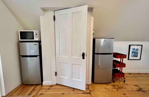 Portland Apartment | Unit 3- The Inn on Shore (duplicate)