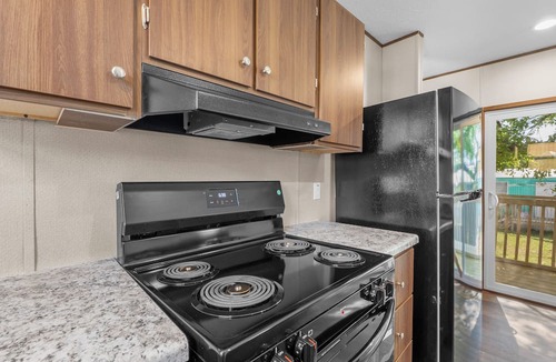 Springdale House | Spacious 4-bedroom mobile home in perfect West Columbia with AC