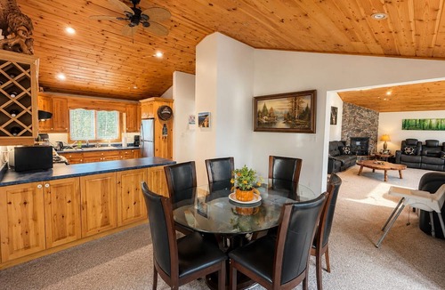 Madawaska Valley Cottage | Lake house in Barry’s bay
