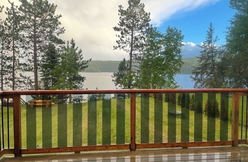 Madawaska Valley Cottage | Lake house in Barry’s bay