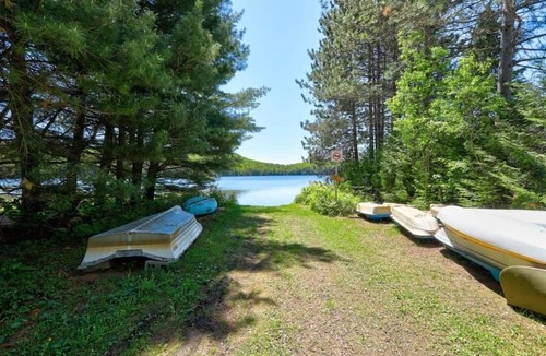 Mandeville Ski Chalet | 4-Bedroom Family Retreat · Lake Access · Fireplace · Mandeville, Lanaudière