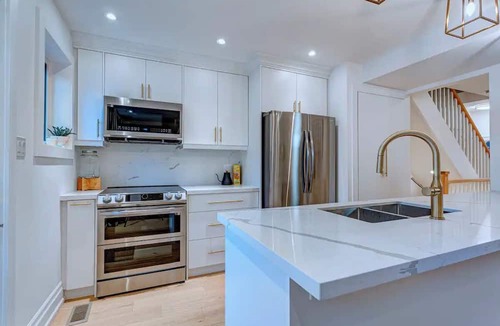 Oakwood Village House | Entire Midtown Toronto Home - 3BR, 2 Baths, 2 Kitchens, Walk/Transit