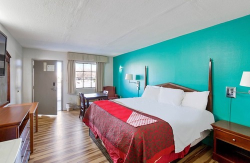 Columbia Apartment | King Bed |Smoking |Columbia
