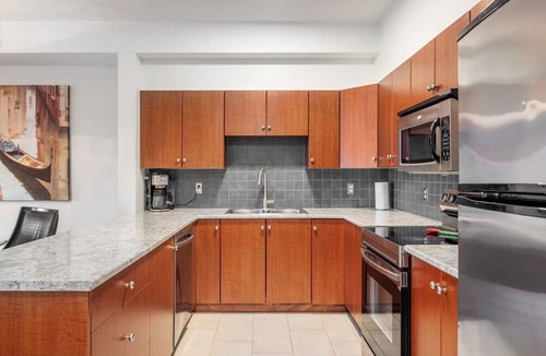 Quail Ridge Apartment | 2BR | Pool, Hot Tub, Golf, UBC & Airport