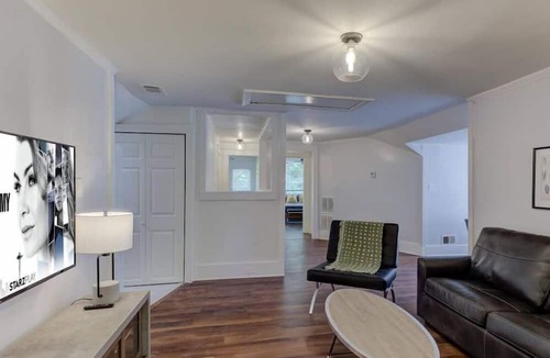 Cooper-Young Historic District Apartment | Hideaway Retreat in the Heart of Cooper Young