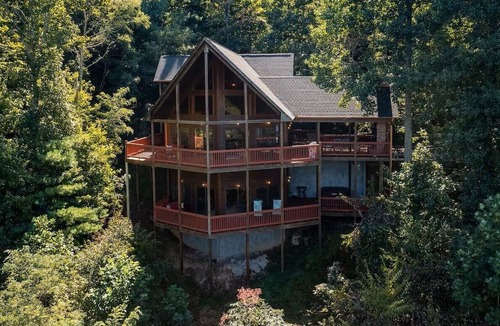 Mineral Bluff Cabin | Pet-friendly, mountain view cabin rent with an outdoor fireplace, hot tub and pool table. Free WiFi