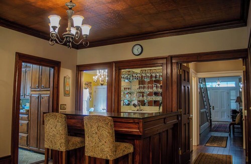 Clinton Apartment | The Ilex Room - Private studio w/Ensuite Bath in Historic Downtown Home