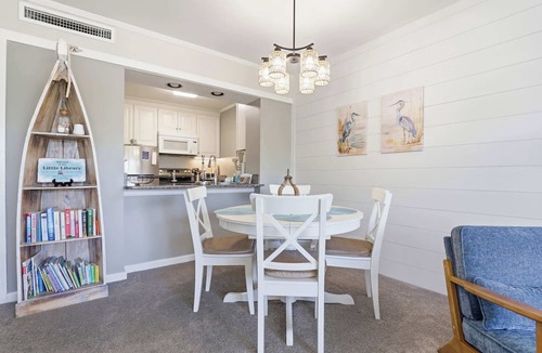 Briarcliffe Acres Condo | Ocean Creek Resort Villa w Fireplace and Balcony