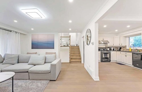 Willowdale House | Luxurious Modern 5B3B Home + Magnificent Patio