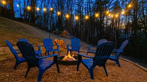 Asheville House | Year-Round Heated Pool, Hot Tub, Mtn View, Sleep16