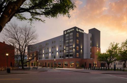 Downtown Chattanooga Hotel | La Quinta Inn & Suites by Wyndham Chattanooga Downtown/South
