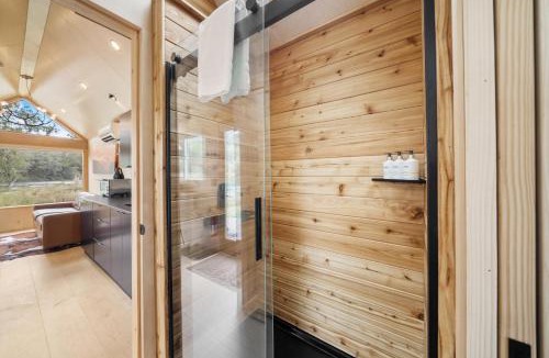 Arden Hotel | Asheville River Cabins, WorldHotels Backdrop