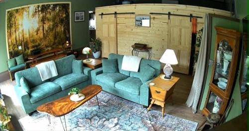 Roan Mountain House | Relax Inn Creekside