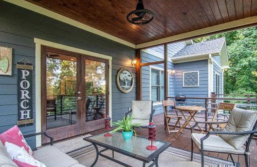 St. Elmo Improvement League House | Impressive Cabin with Great Surroundings in Chattanooga, Tennessee