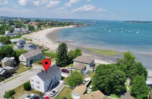 Loveitts Field Apartment | Willard By the Sea - 30 ft to the beach- 2nd floor