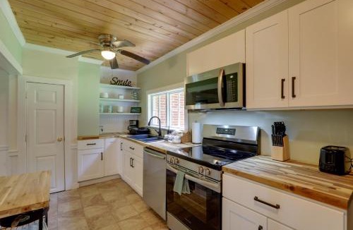 West Jefferson House | 'Buffalo House' Blue Ridge Escape Near Town!
