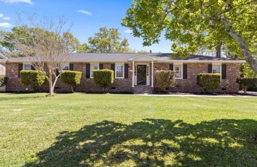 Hanahan House | Family Home and Private Backyard