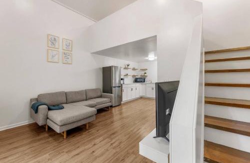 Greater Valley Brook House | Modern Loft Carriage House