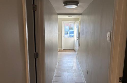 Woodbridge House | Ground level townhouse Private entrance and bath near quantico
