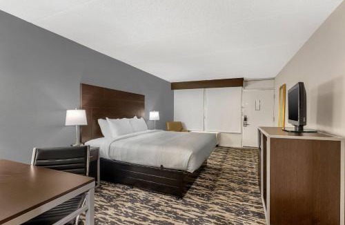Easley Hotel | Quality Inn & Suites Easley - Greenville