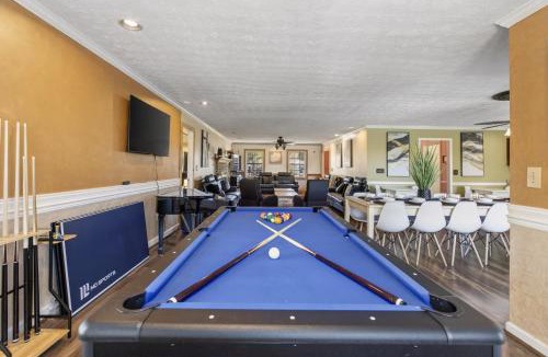 Myrtle Beach House | Paradise on Ocean Waterway Huge 5000 sq ft w Private Pool, Boat Dock, Grand Piano, Game Tables, BBQ, 1 acre Yard, Crib, Sleeps 34