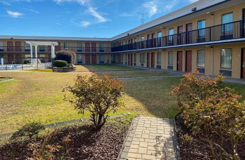 Elizabeth City Hotel | Quality Inn Elizabeth City near University