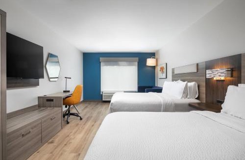Twin Brook Hotel | Holiday Inn Express Chattanooga - Hamilton Place by IHG