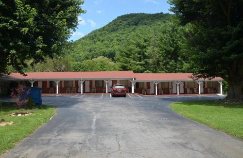 Maggie Valley Hotel | Travelowes Motel - Maggie Valley