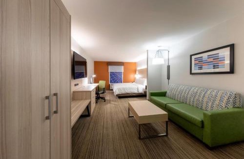 Petersburg Hotel | Holiday Inn Express Hotel & Suites Petersburg/Dinwiddie by IHG
