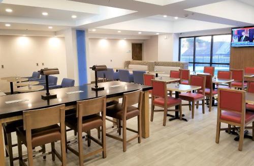 Dentsville Hotel | Holiday Inn Express Columbia NE - Fort Jackson by IHG