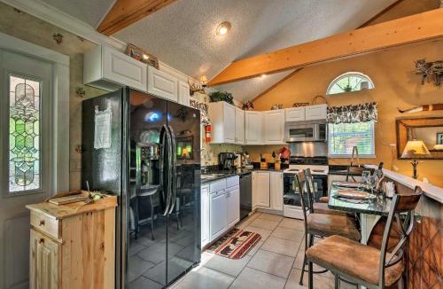 Chattanooga House | Cozy Cabin on Tenn River - 10 Mi to Chattanooga!