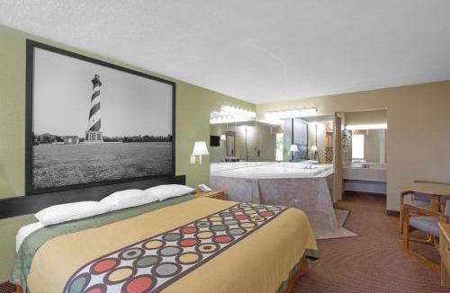 Dunn Hotel | Super 8 by Wyndham Dunn