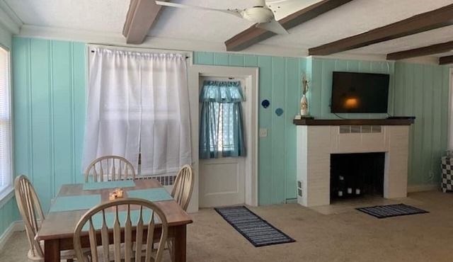 Historic Beach Side Getaway - Pet Friendly, Wifi 3 Bedroom Cottage by RedAwning
