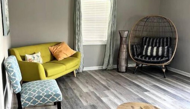 Romantic, Cozy, Country Cottage in Portland TN