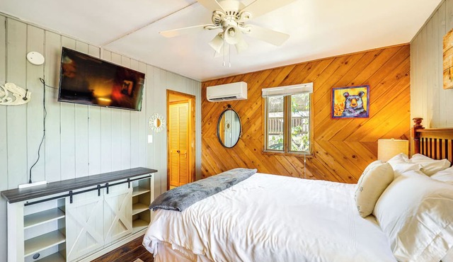 Near Lake + Trails: Rustic Newland Cabin w/Deck!