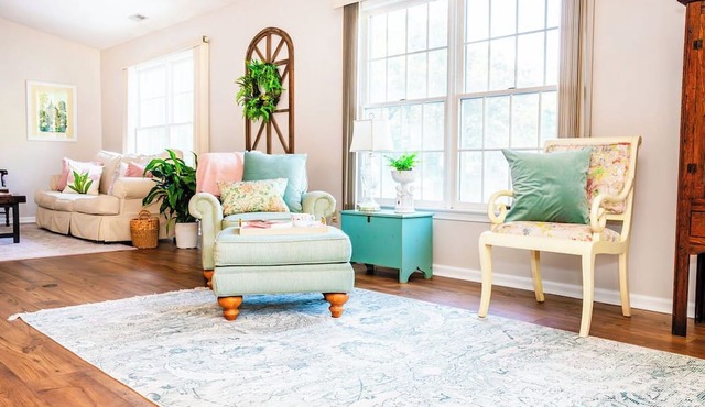Separate Apartment in Beautiful Historic Riverside Neighborhood. Pets welcome!