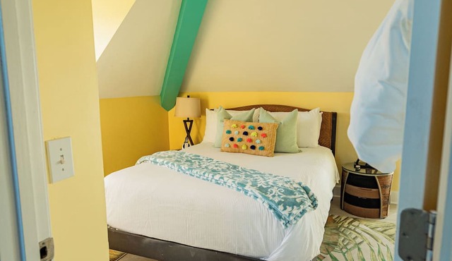Water's Edge Inn - Adults Only