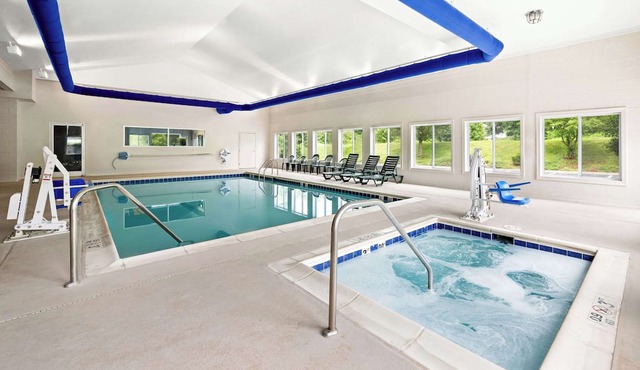Comfort Suites Abingdon I-81