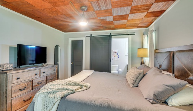 Cozy Cottage: Nature-filled Winston-salem Retreat!