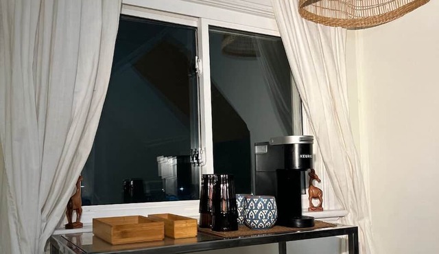 Charming 1-bedroom house in Hamilton with WiFi and AC