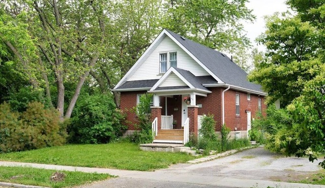 Clean &Comfortable close to mall