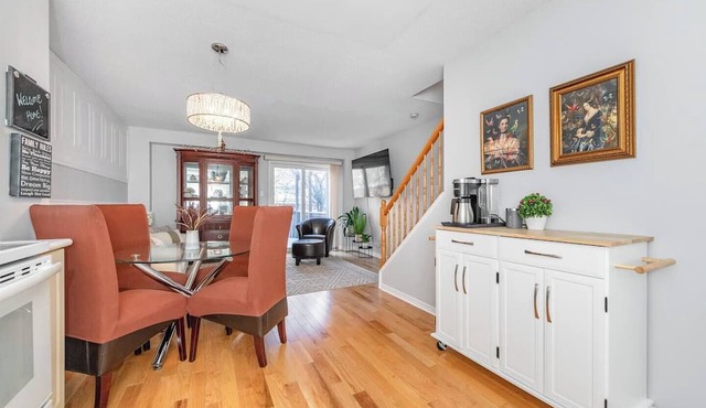 The Victorian Central: furnished mid-term rental @ Central Park, 15mins Downtown