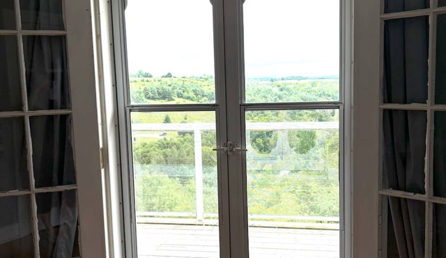 4600 sq. ft Beautiful Farmhouse With Spectacular Views in a Fantastic location