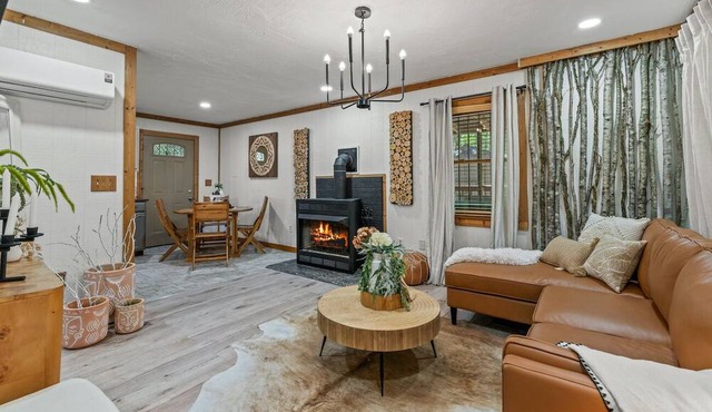Secluded Cabin in the Mountains w/Hot Tub & MORE!